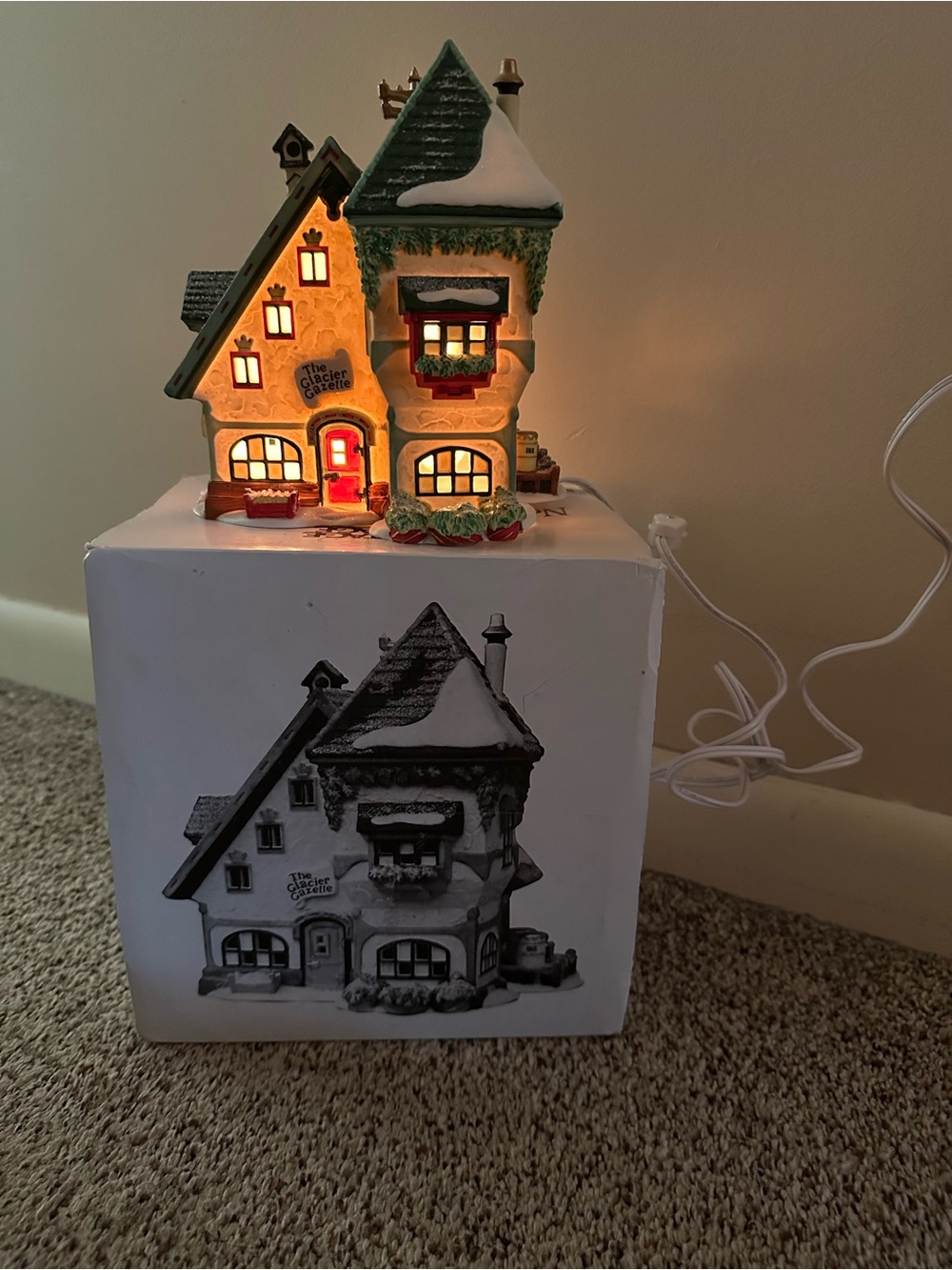 Department 56 North Pole Series The Glacier Gazette 1997 Porcelain Lighted Works - Picture 2 of 9